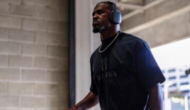 Photos: Bucs Arriving for Game Against the Seattle Seahawks - Tampa Bay Buccaneers