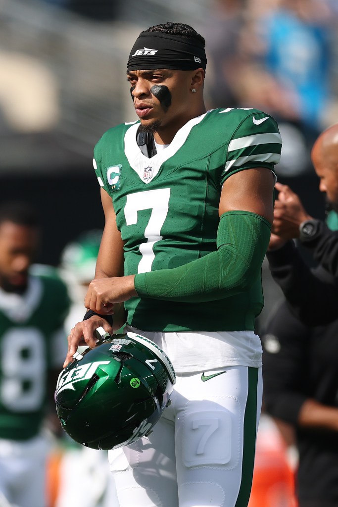 Justin Fields was benched during the Jets' Week 7 clash against the Panthers.