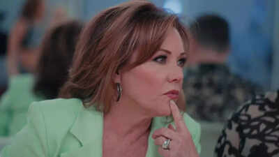 Dallas Cowboys Cheerleaders' Kelli Finglass returns to the stage with an empowering message for Mississippi women