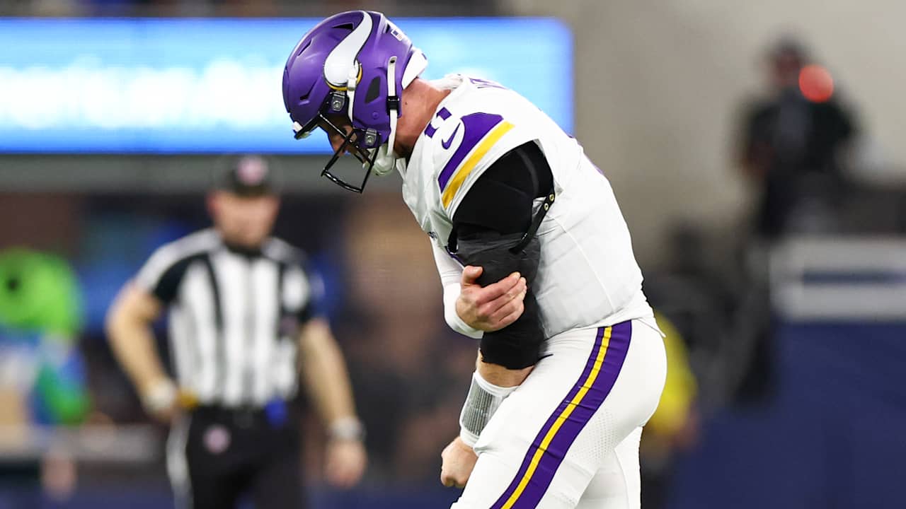 Vikings QB Carson Wentz to have left shoulder surgery, miss remainder of 2025 season