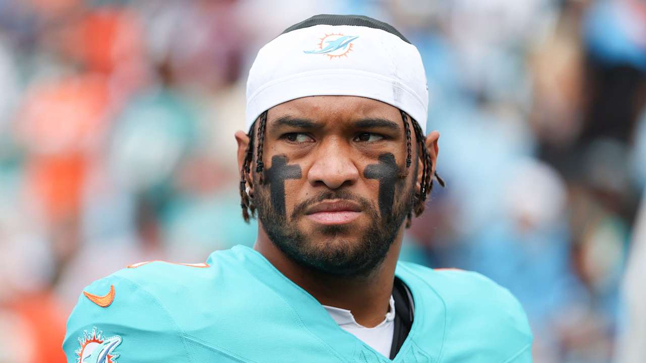 Dolphins QB Tua Tagovailoa apologizes for calling out teammates' meeting attendance: 'I made a mistake'