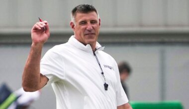 Mike Vrabel left bleeding after breaking up fight in Patriots-Commanders joint practice