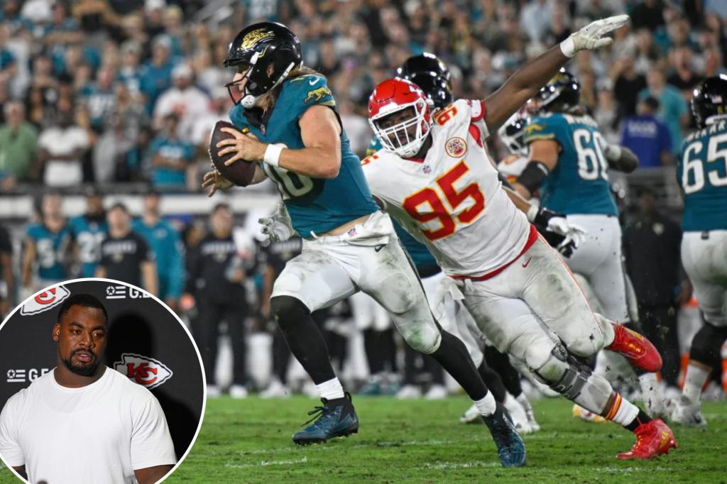Chiefs' Chris Jones deactivates social media after criticism of bungled play