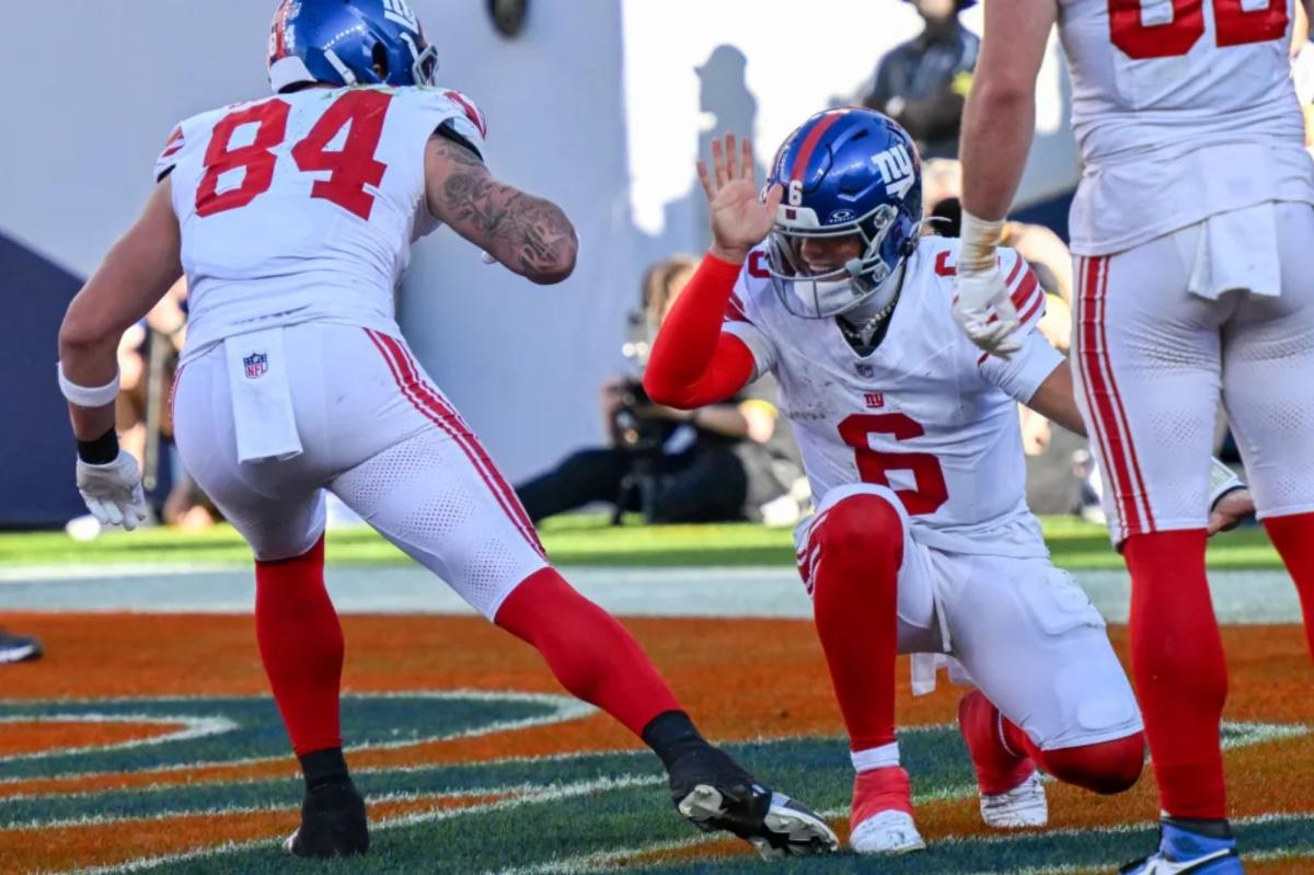 The time is now to unleash Jaxson Dart on your fantasy football league