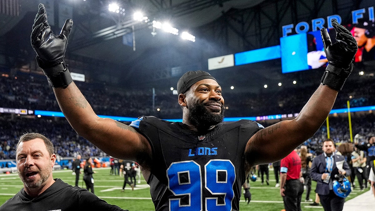 Za'Darius Smith with the Lions
