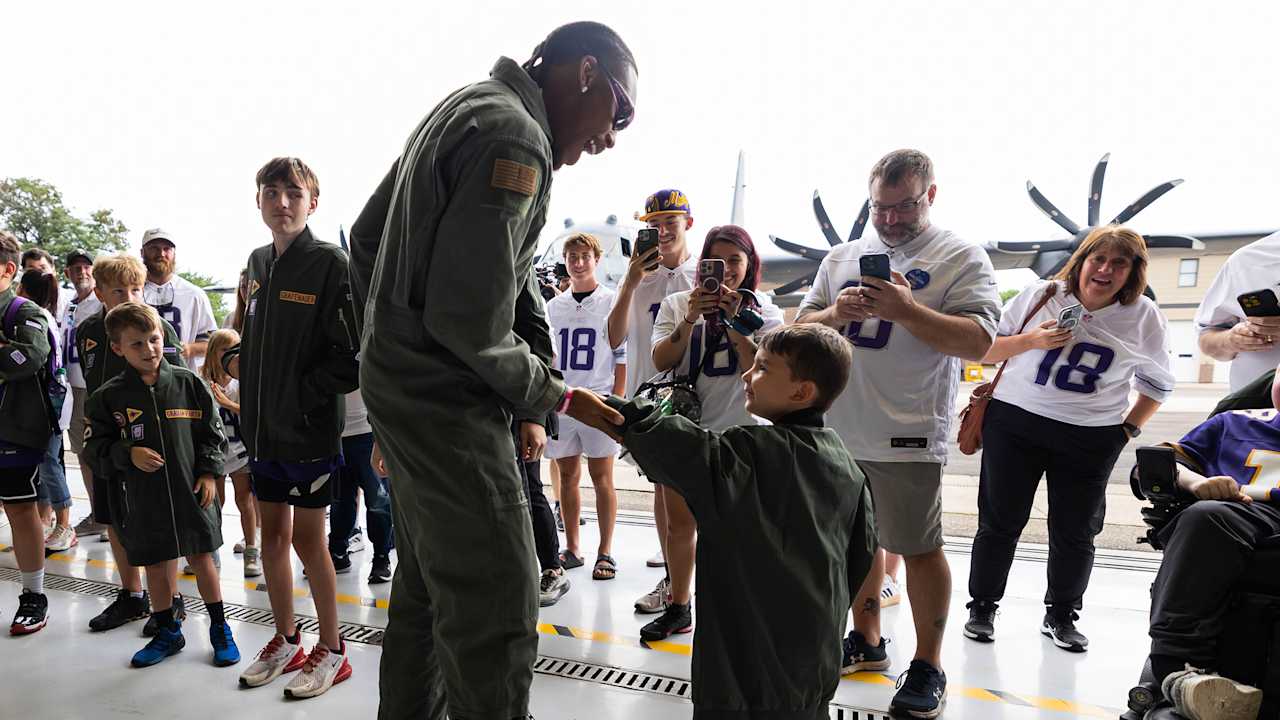 Vikings, Justin Jefferson Host 10 Make-A-Wish Recipients for Unforgettable ‘Jets Day’