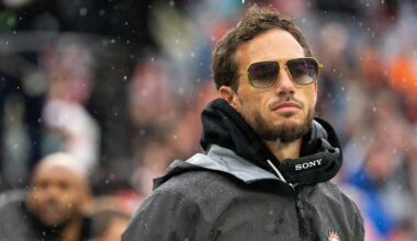 Mike McDaniel fields more questions about job security after Dolphins drop to 1-6