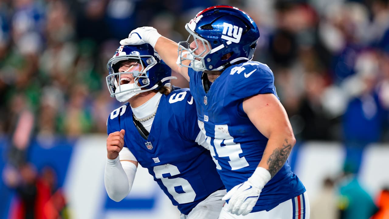 Rookies Jaxson Dart, Cam Skattebo lead Giants to historic win over Eagles