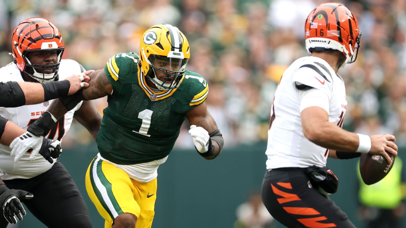 Packers' Micah Parsons rants on one-sided officiating, tush push