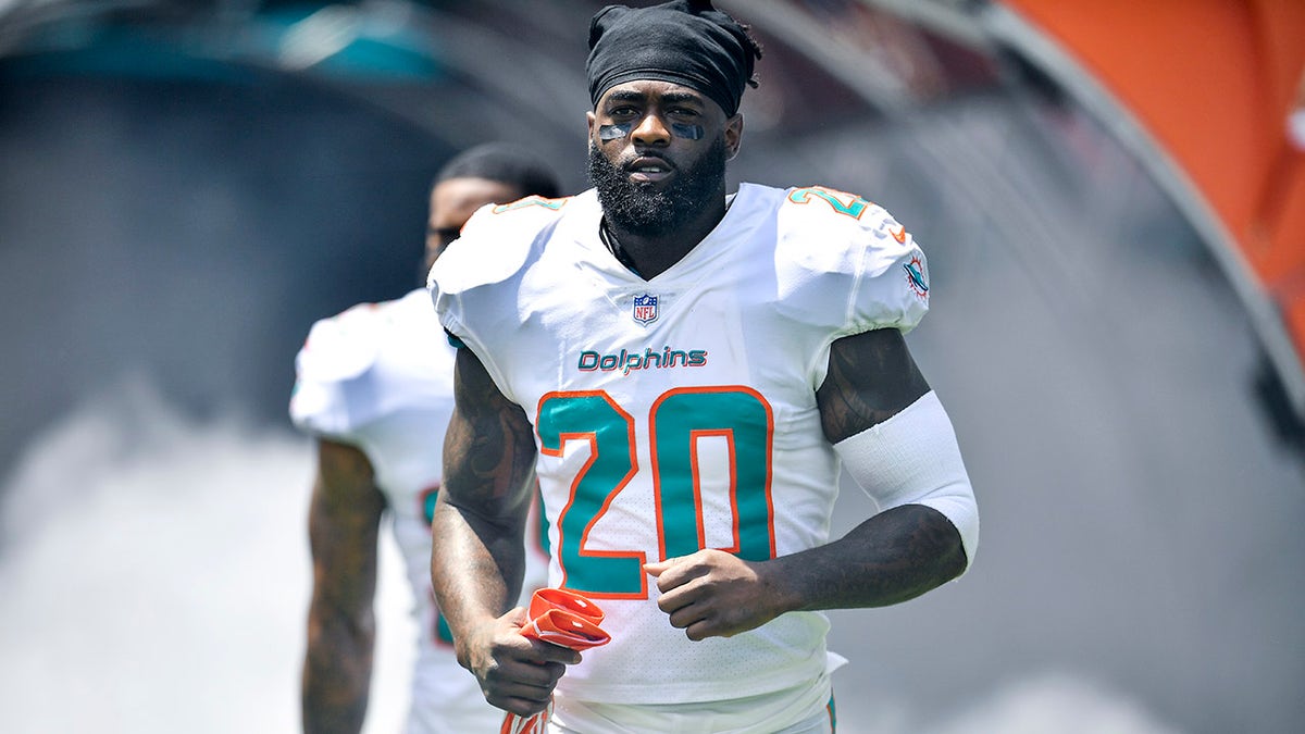 Reshad Jones before a Miami Dolphins game
