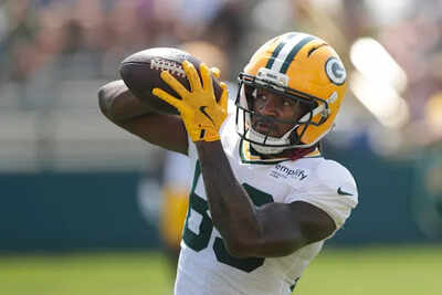 Packers WR Savion Williams' wife Jorden Lee shares a sunlit, playful family moment that has fans swooning