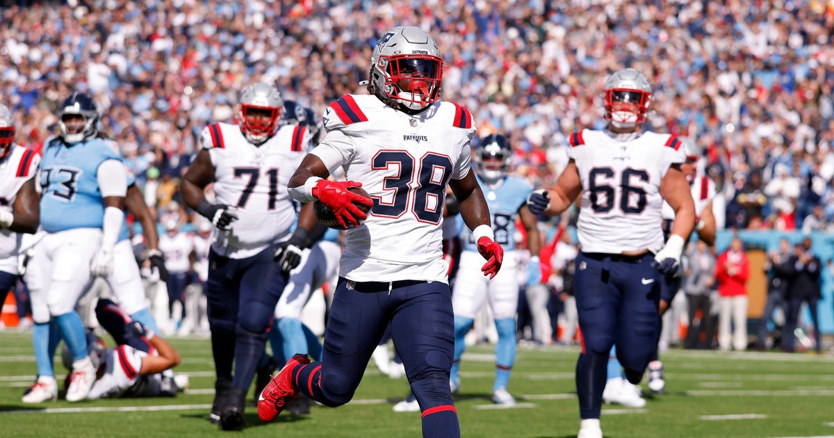 Rhamondre Stevenson rewards Mike Vrabel's faith with breakout game in Patriots' win vs. Titans