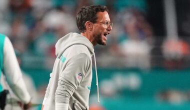 Mike McDaniel shares fans' frustrations in latest loss, which pushed Dolphins to 2-7: 'It sucks' 