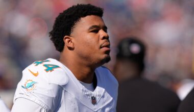 Dolphins' Chop Robinson suffers concussion vs. Ravens