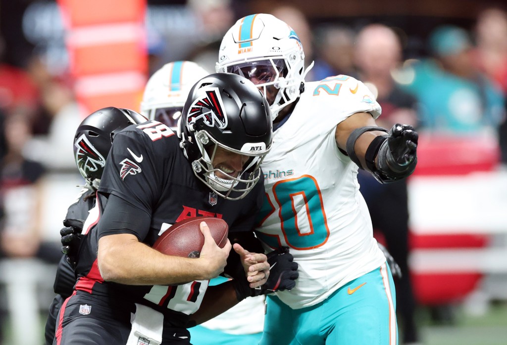 Dolphins' run defense made plays, and good things followed