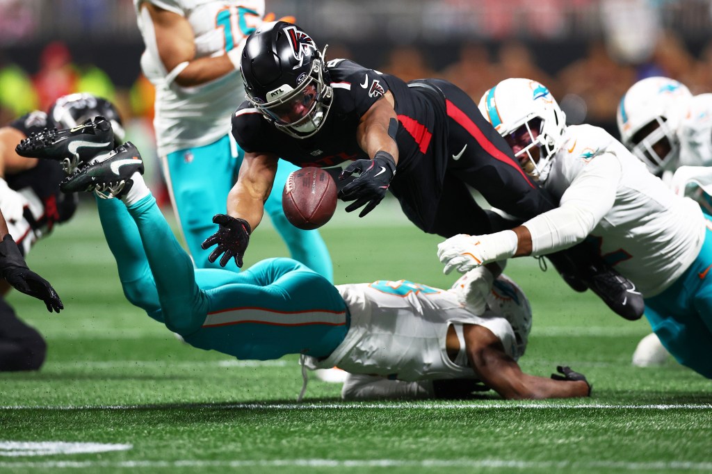 Who was this Miami Dolphins team that dominated Atlanta, 34-10?