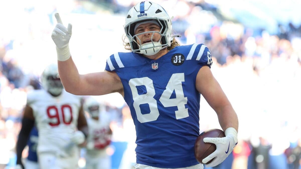 Week 8 NFL anytime touchdown scorer picks, back Tyler Warren to score