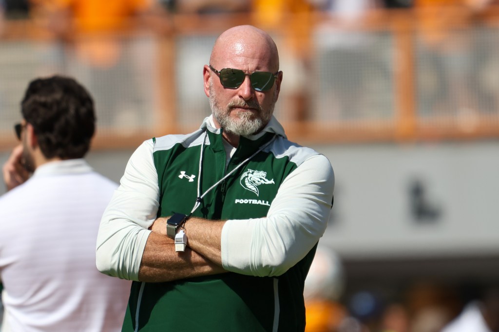 UAB Blazers head coach Trent Dilfer on the field.