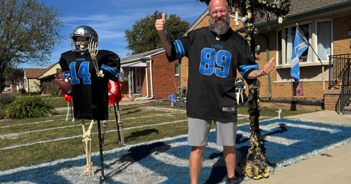 St. Clair Shores family creates Lions-themed Halloween display to spread joy