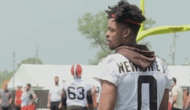 2 Browns players questionable for London game against Vikings, another ruled out