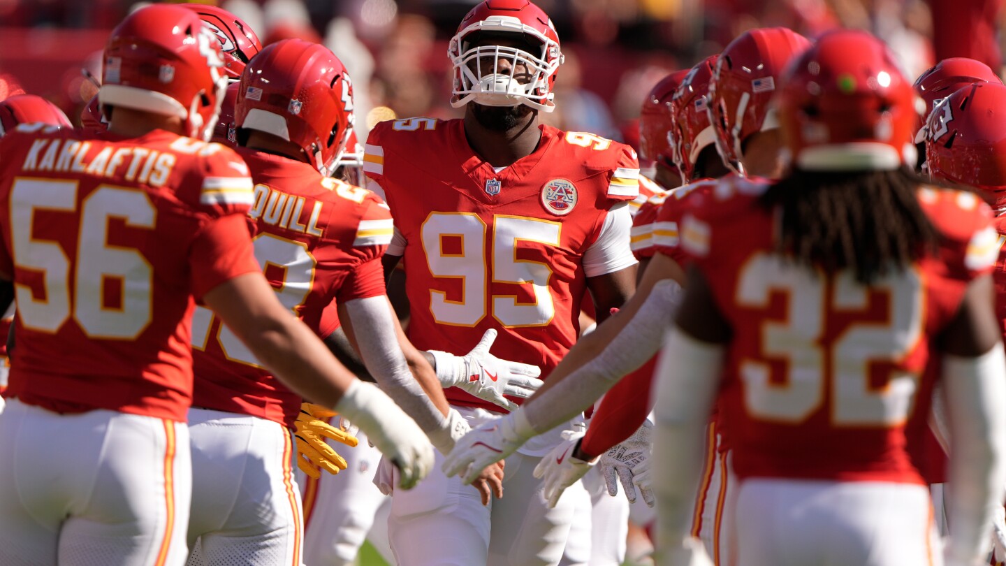 Chiefs star Chris Jones returns from aunt's funeral in Mississippi to play against Ravens