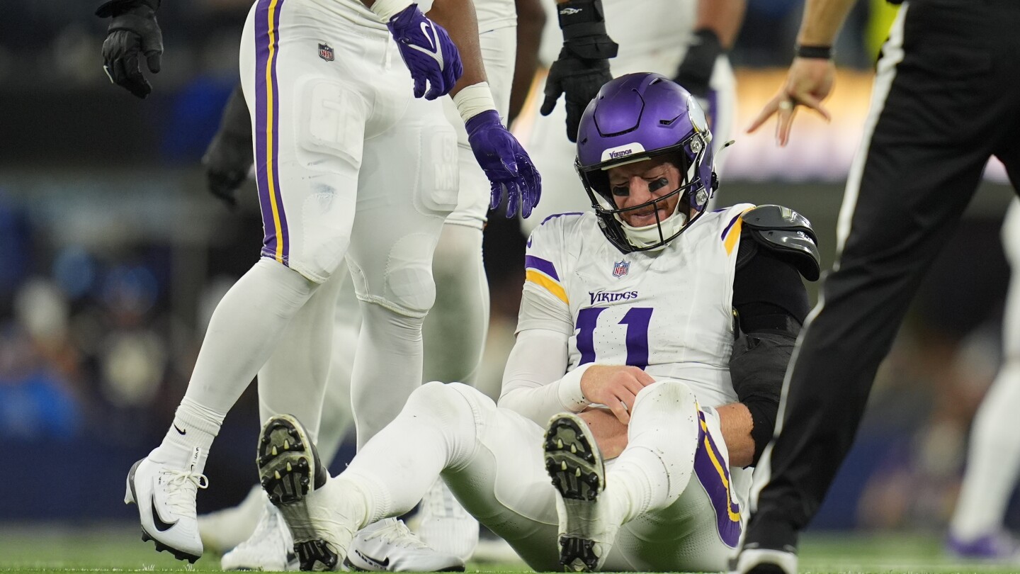 QB Carson Wentz endures painful night as Vikings fall to Chargers