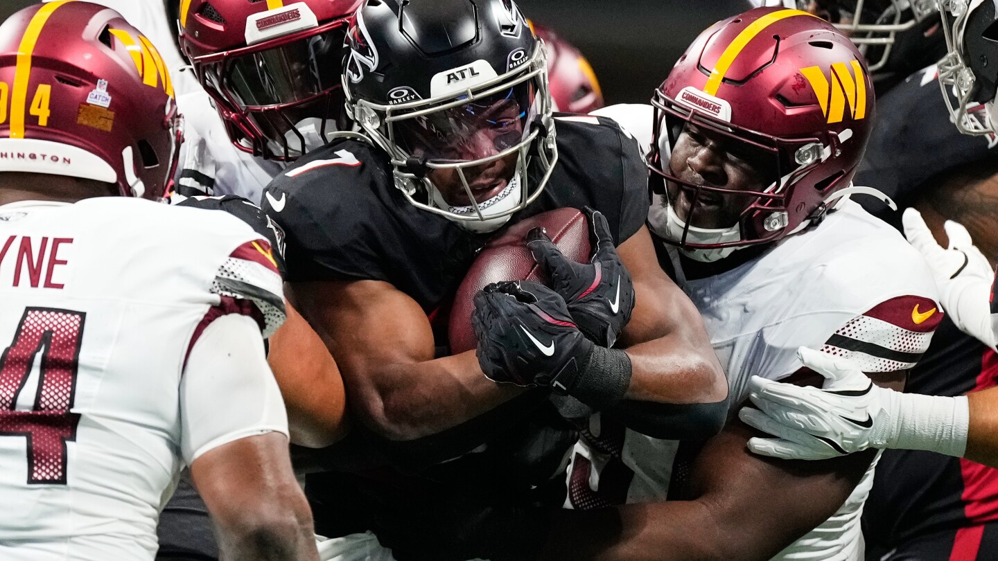 Bijan Robinson appreciates respect from his peers, praises Michael Penix Jr.'s poise