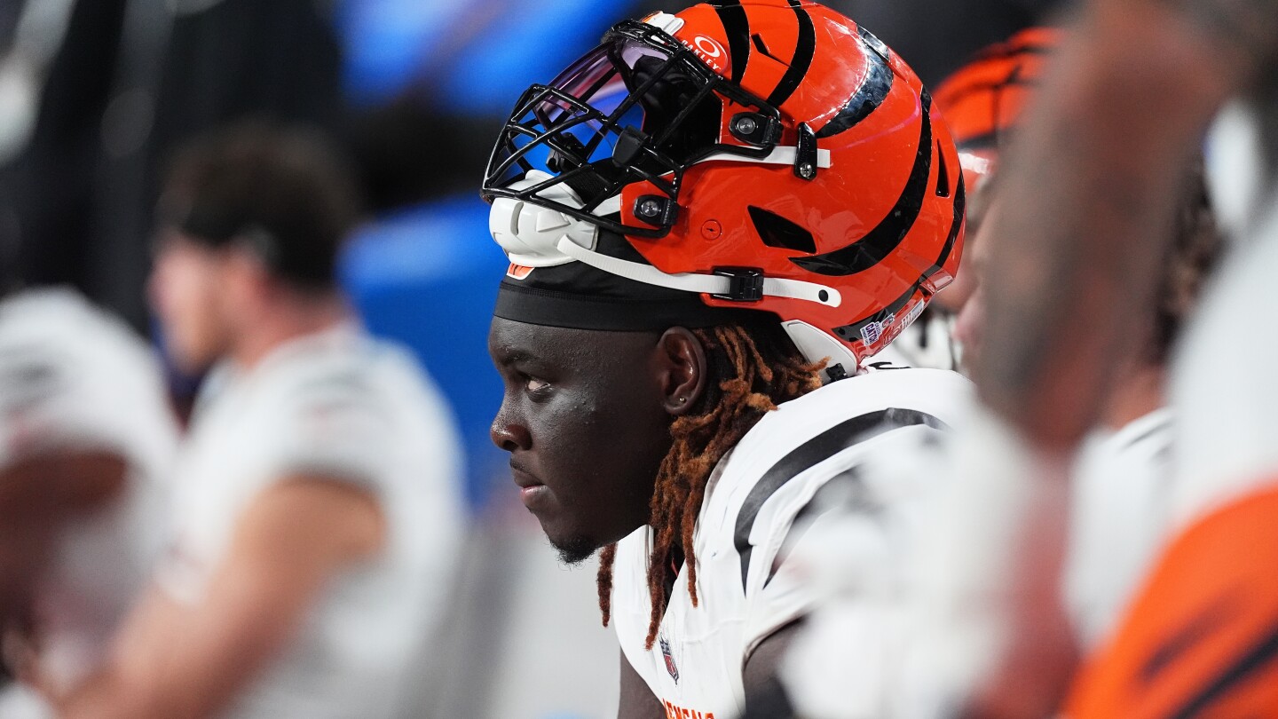 Bengals need to find their way on offense without Burrow after being dominated again