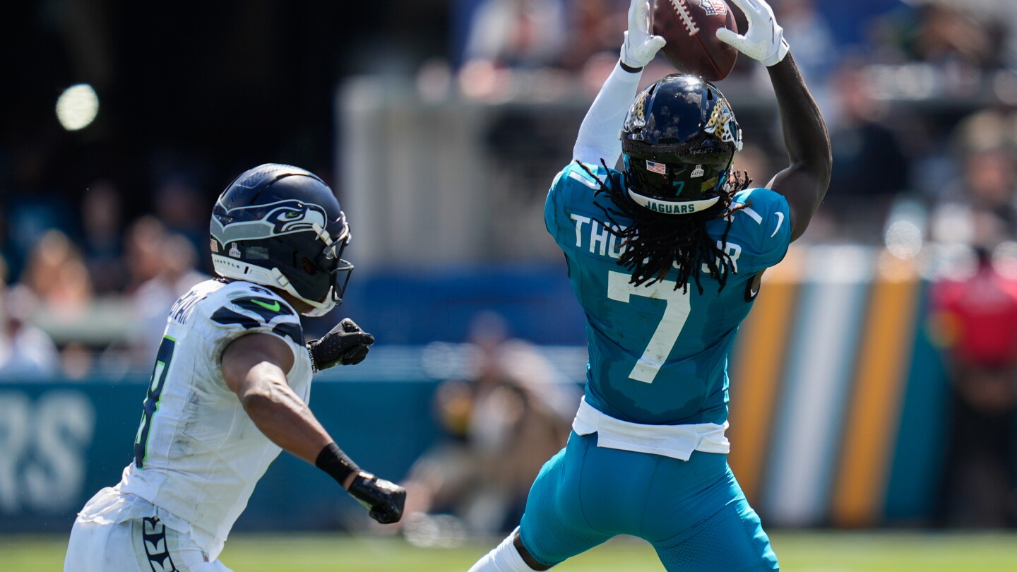 Jaguars WR Brian Thomas Jr. adds to his disappointing season with another crucial drop