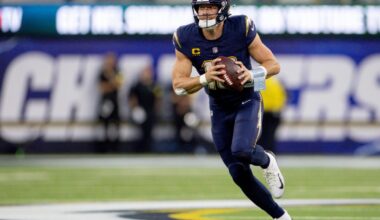 The Sports Report: Chargers rout the Vikings