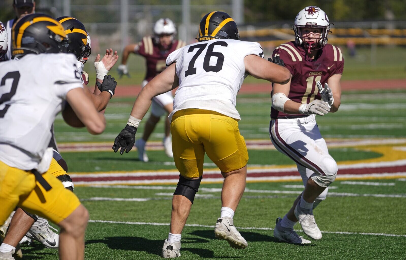 Farm tough: Mages twins provide blue-collar element for Cobbers football team - InForum