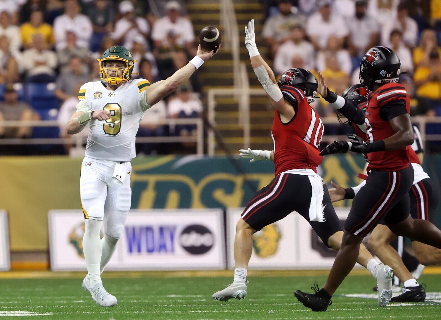 McFeely: Fargo Air Show? NDSU ranked top passing offense in college football - InForum