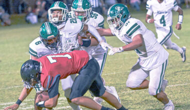 Warriors shut down Raiders on homecoming