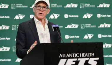 Jets' Woody Johnson doesn't believe he's a good owner in one area image