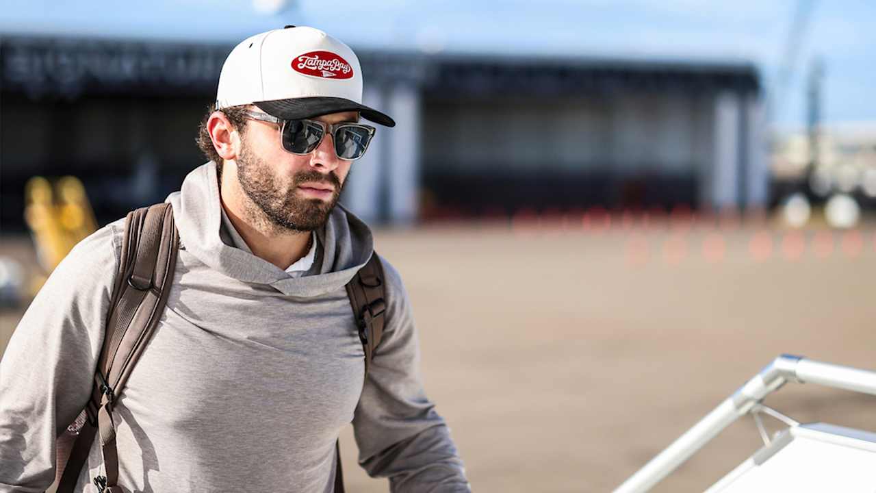 Photos: Bucs Depart For Week 5 Against The Seattle Seahawks - Tampa Bay Buccaneers