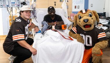 Browns hold Browns Give Back Tuesday Visit at University Hospitals