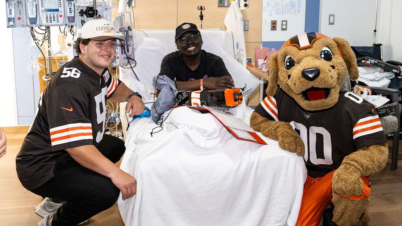 Browns hold Browns Give Back Tuesday Visit at University Hospitals