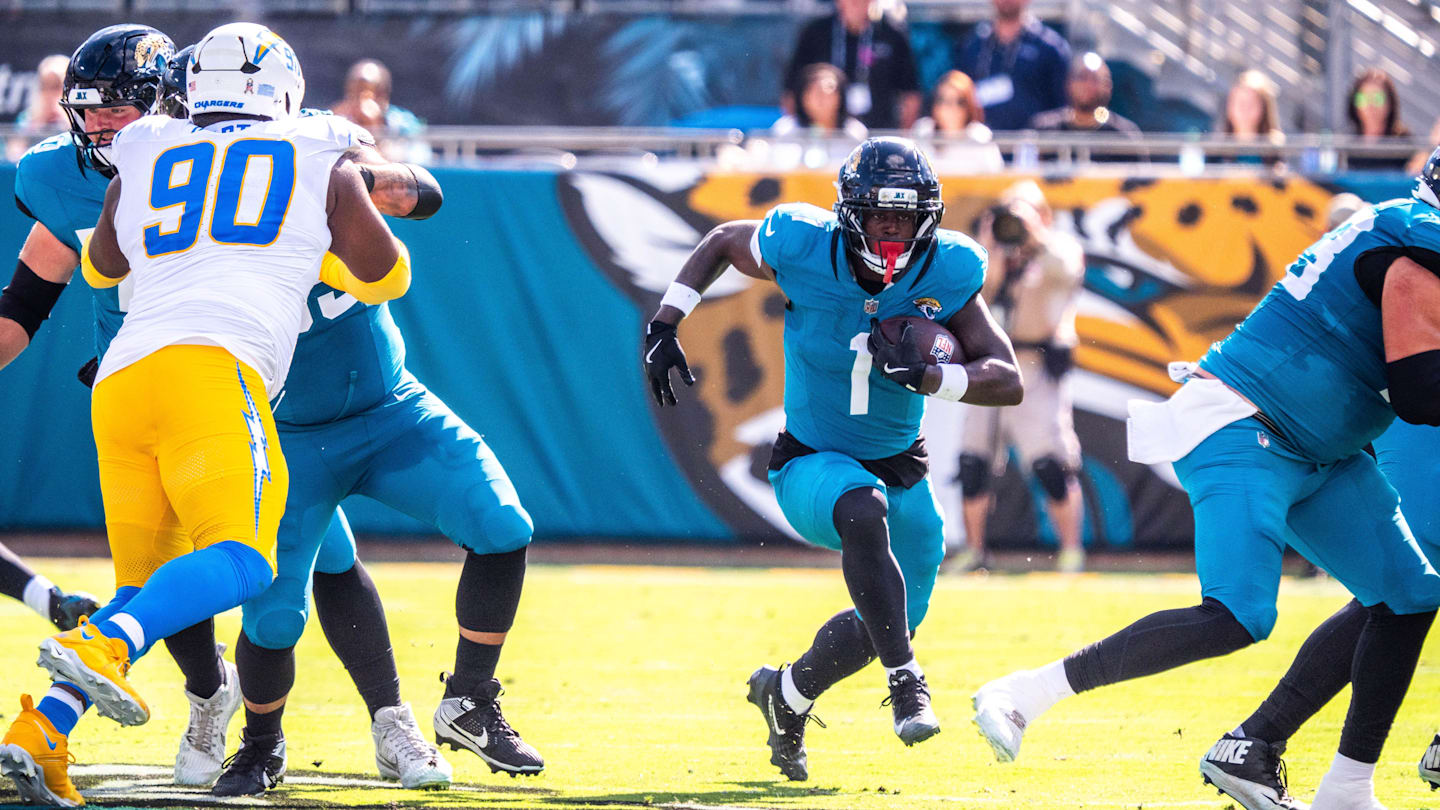 Jaguars Keep Pace in Week 11