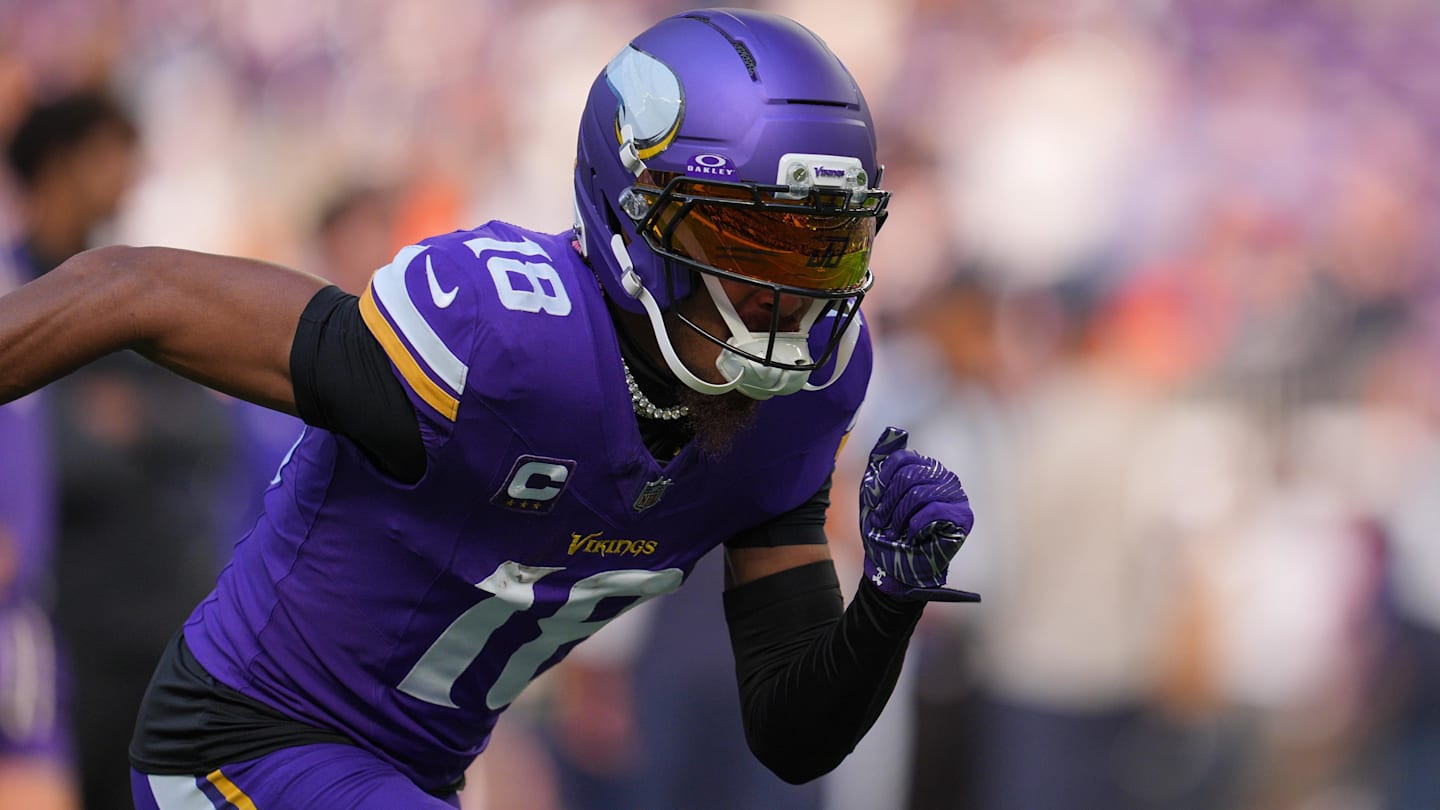 Amid struggles and criticism, Justin Jefferson has J.J. McCarthy's back