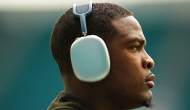 Miami Dolphins running back De"Von Achane