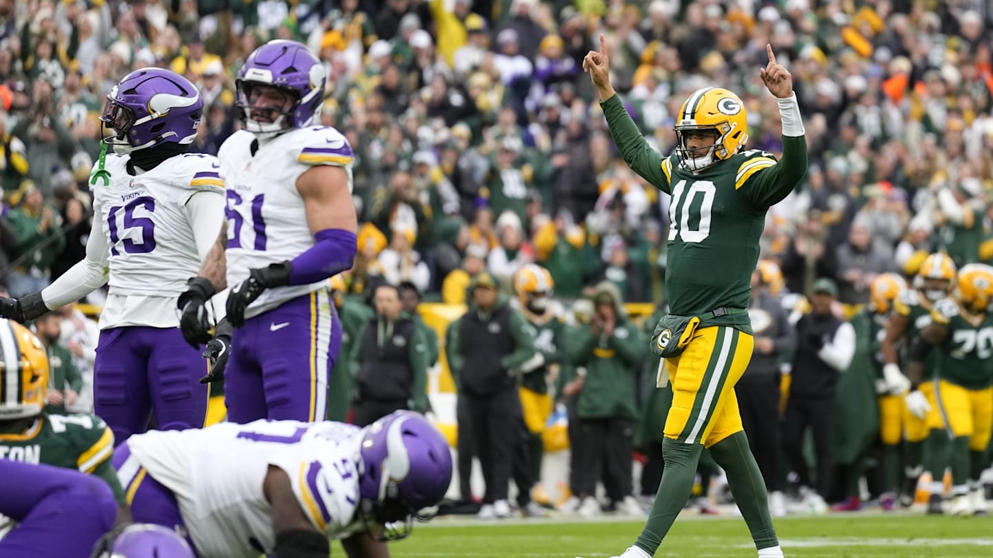 FOX broadcasters blast Vikings showing