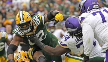 Vikings lose two O-linemen to injuries on nightmare day in Green Bay