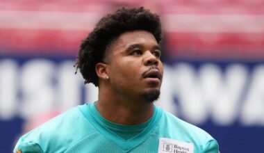 Miami Dolphins edge rusher Chop Robinson