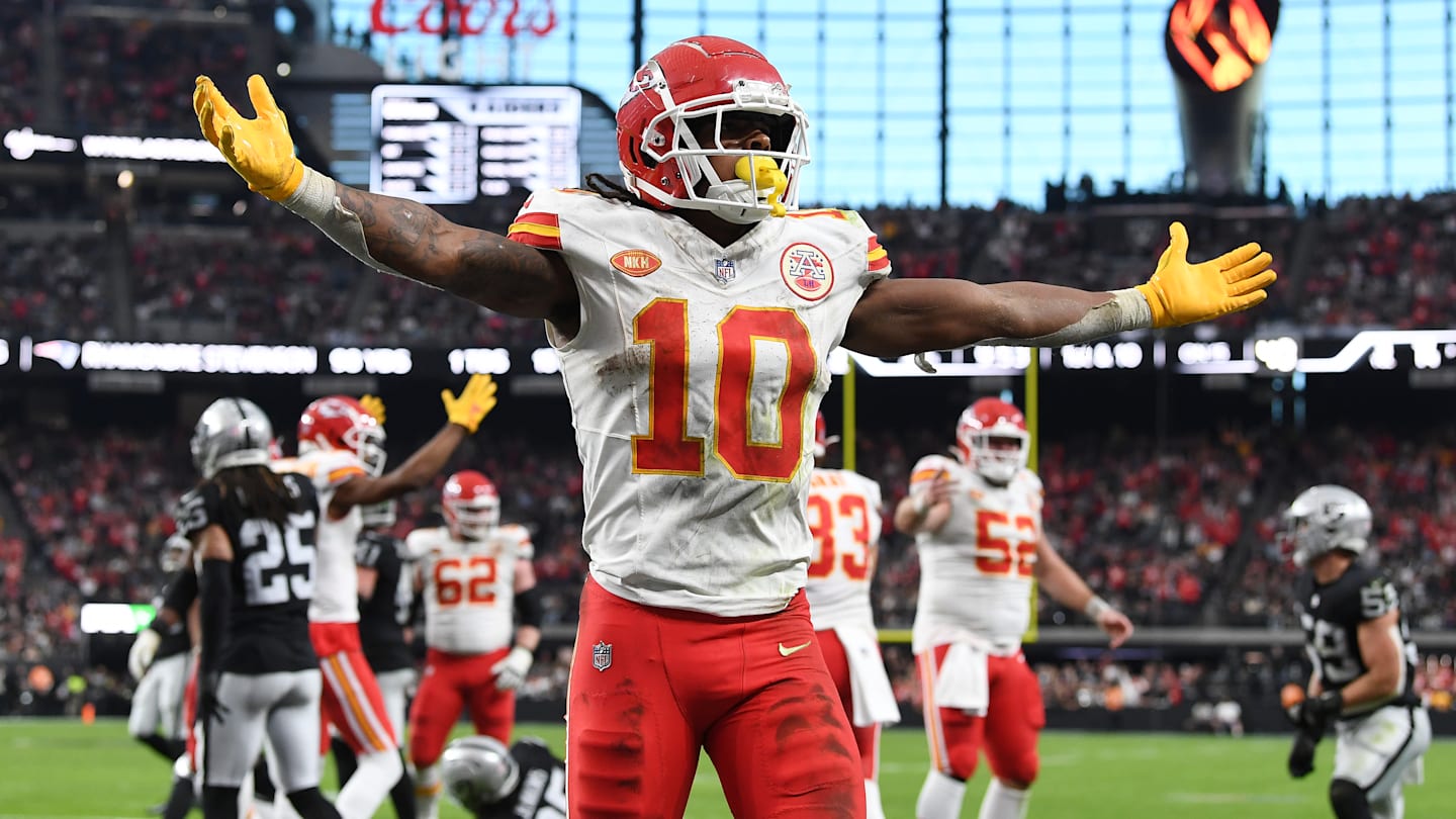 Kansas City Chiefs v Las Vegas Raiders