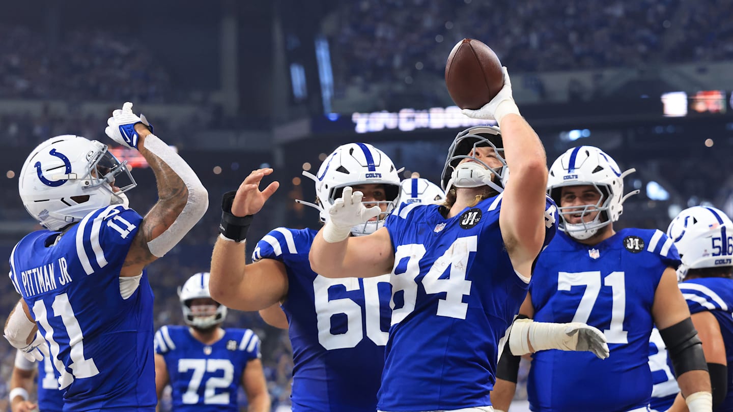 DeMeco Ryans is aware of the threat that Indianapolis Colts tight end Tyler Warren poses