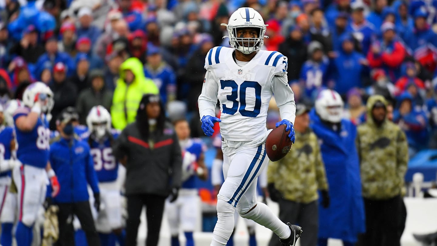 Colts Place Key Contributor on IR, Elevate Former All-Pro