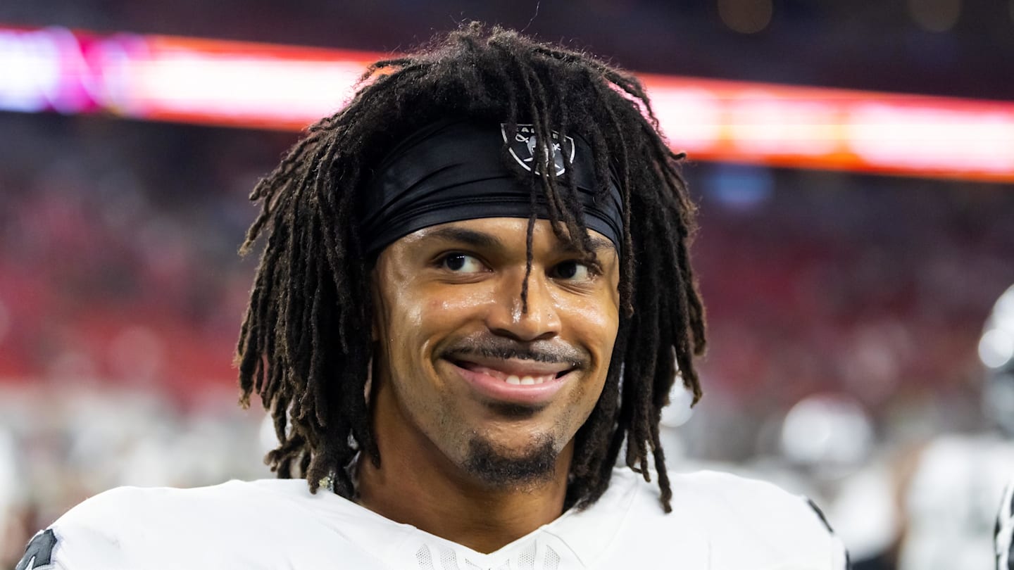 Aug 23, 2025; Glendale, Arizona, USA; Las Vegas Raiders cornerback Darien Porter (26) against the Arizona Cardinals during a preseason NFL game at State Farm Stadium. Mandatory Credit: Mark J. Rebilas-Imagn Images
