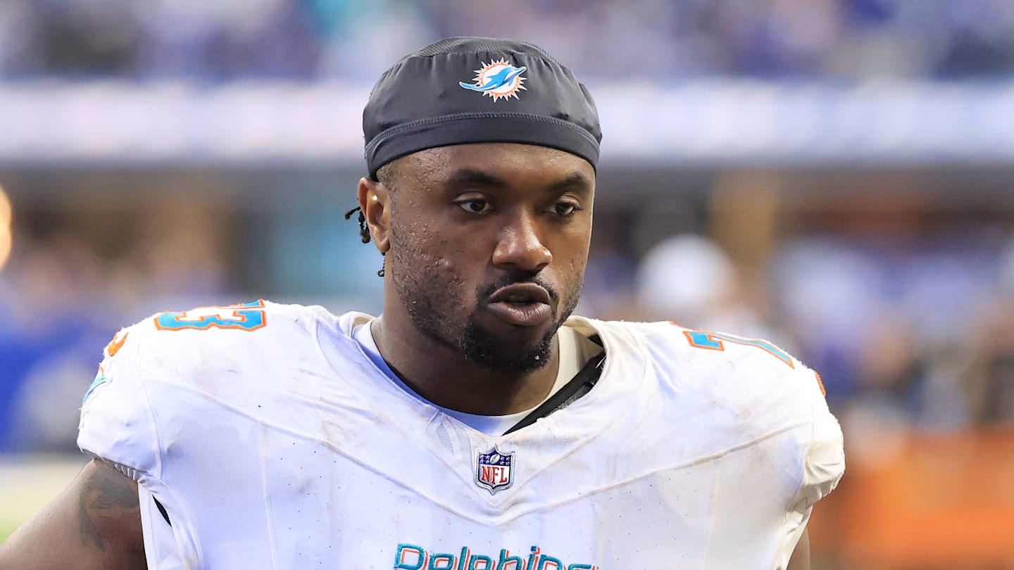 Miami Dolphins offensive lineman Austin Jackson