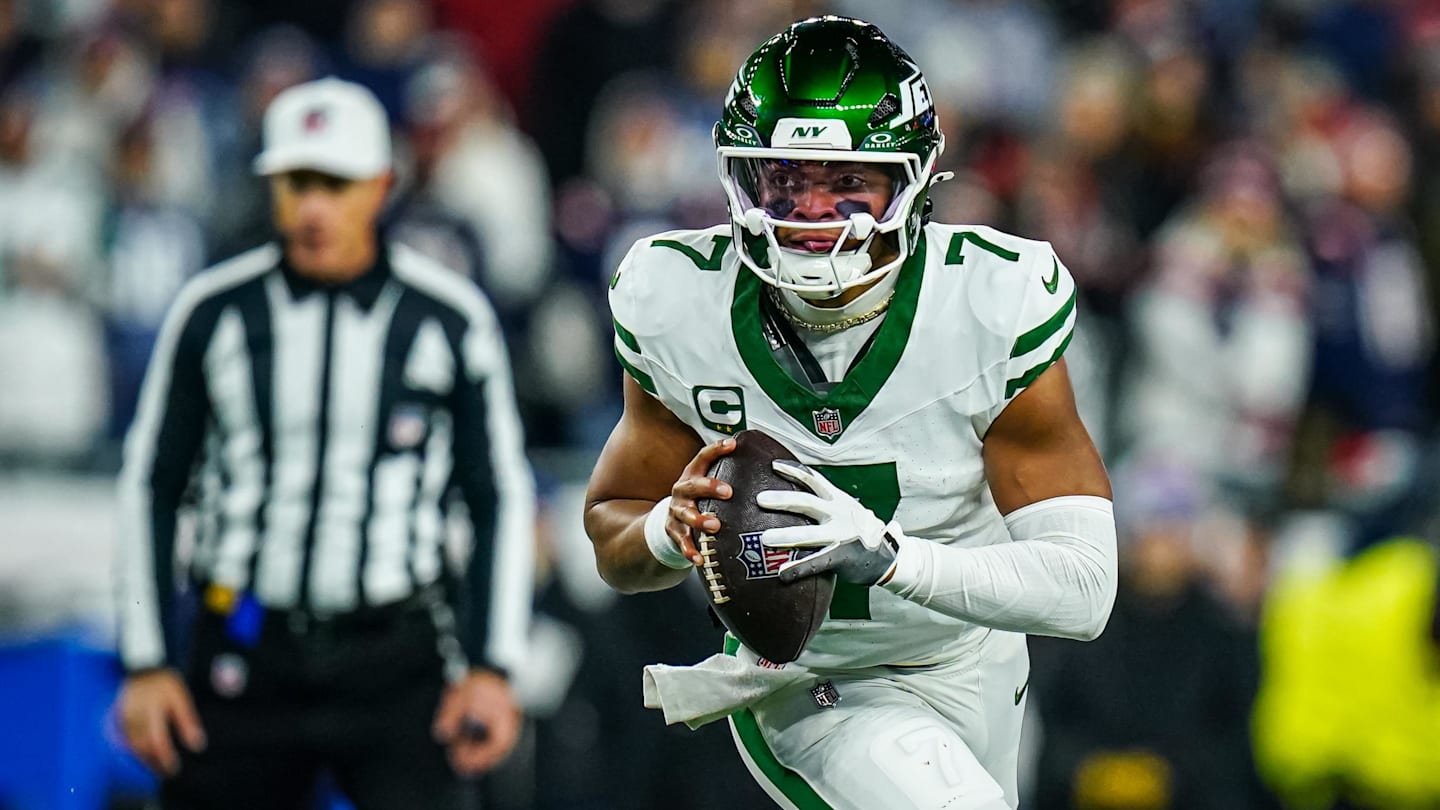 Justin Fields Admits Jets Benching Was a Surprise, Vows to Start in NFL Again
