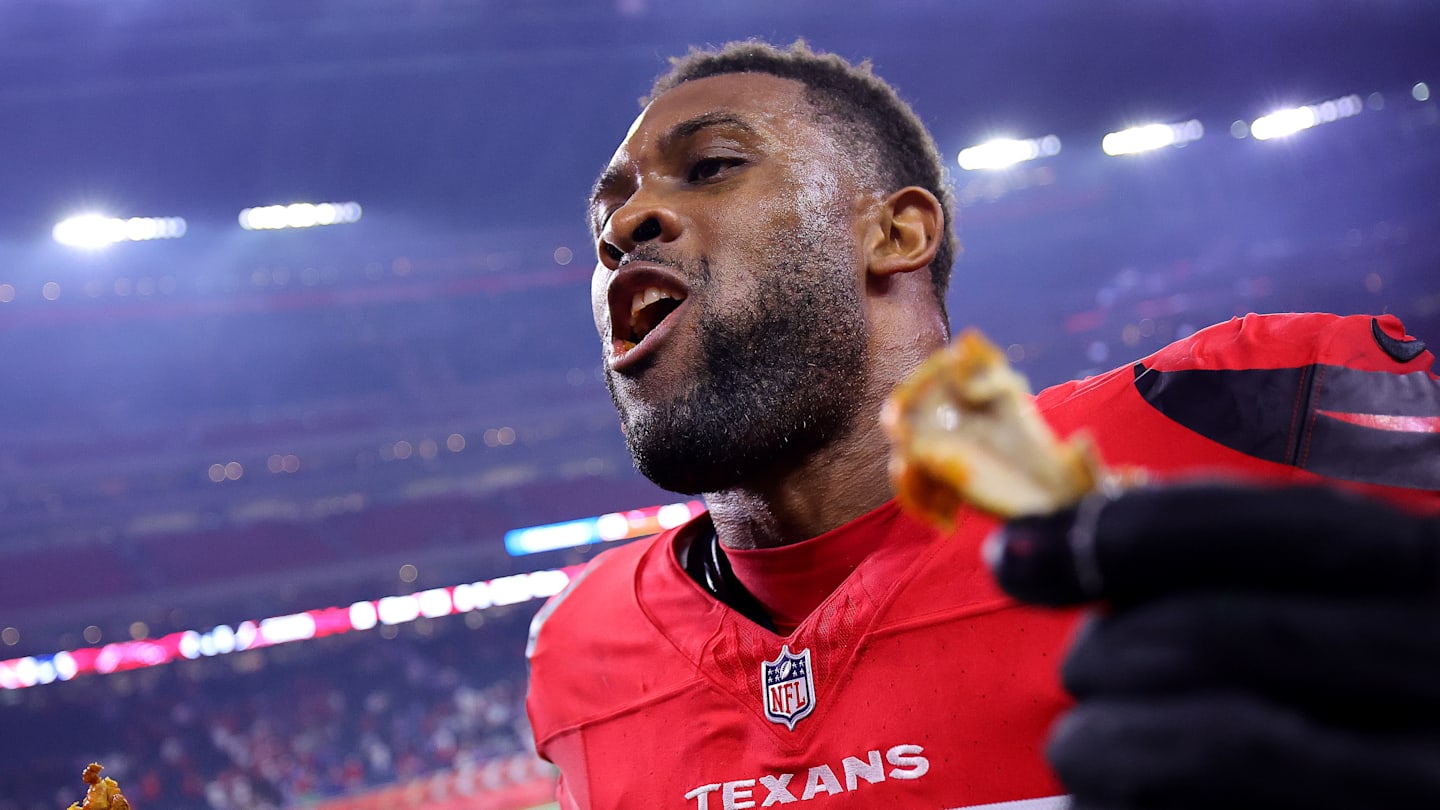 On this Thanksgiving Day, Houston Texans fans should follow in Danielle Hunter's lead and eat plenty